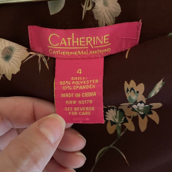 Gorgeous floral print skirt, brown background. 10% spandex for a bit of stretch. - Picture 5 of 6